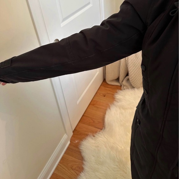 Women's Canada Goose Black Parka with Fur Trim - Picture 7 of 11